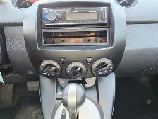 2011 Mazda Mazda2 Automatic Fuel Efficient Car - Photo 13
