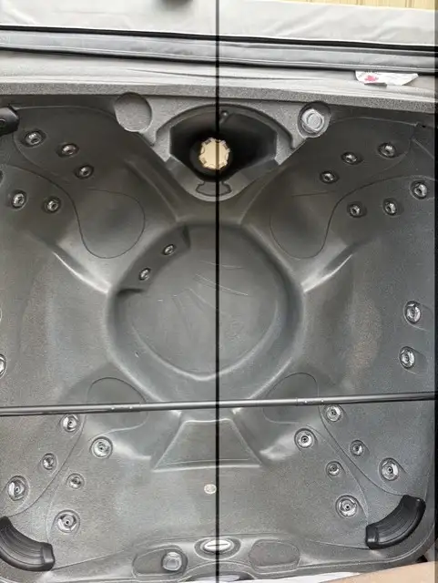 2021 Jacuzzi Echo Plug N Play 6 Adult Hot Tub in Great Condition
