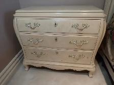 Hendron Bombe Cabinet
