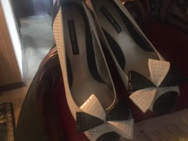 Woman's Shoes