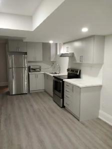 Three-bedroom (Large, spacious, and high-ceiling) basement - Photo 8