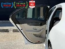 2016 Mercedes-Benz C-Class //AMG PKG | PANO | NAVI | REAR CAMERA - Photo 39