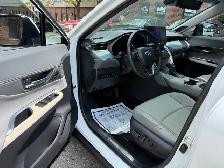 2024 Toyota Venza LIMITED AWD ,NAVIGATION, PANORAMIC ROOF, LEATH - Photo 10