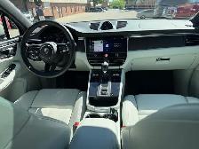 2023 Porsche Macan AWD, PREMIUM PLUS PKG, ACTIVE CRUISE CONTROL - Photo 9