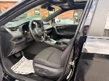 2024 Toyota RAV4 Prime SE AWD - Photo 11