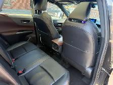 2024 Toyota Venza LIMITED AWD , ONE OWNER, PANORAMIC ROOF, LEATH - Photo 8