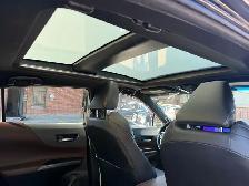 2024 Toyota Venza LIMITED AWD , ONE OWNER, PANORAMIC ROOF, LEATH - Photo 9