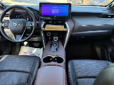 2024 Toyota Venza LIMITED AWD , ONE OWNER, PANORAMIC ROOF, LEATH - Photo 10