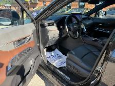 2024 Toyota Venza LIMITED AWD , ONE OWNER, PANORAMIC ROOF, LEATH - Photo 13