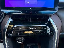 2024 Toyota Venza LIMITED AWD , ONE OWNER, PANORAMIC ROOF, LEATH - Photo 16