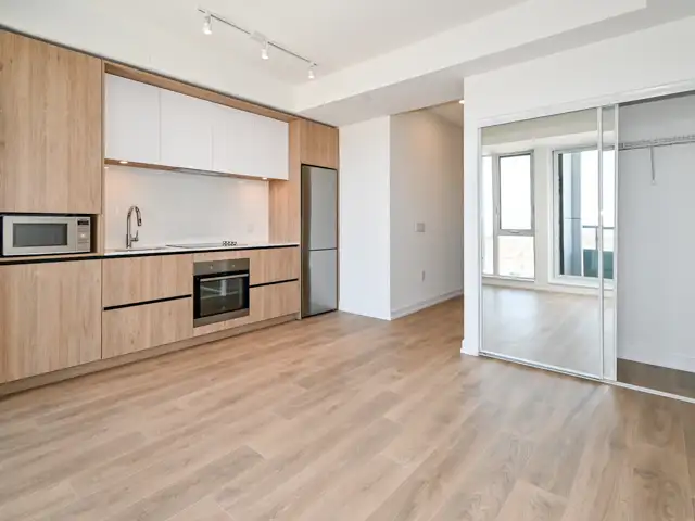 BACHELOR STUDIO on THE PENTHOUSE FLOOR