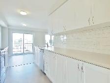 4 bedroom and 3.5 bathroom End Unit Townhouse/ Barrhaven/Nepean - Photo 3