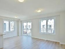 4 bedroom and 3.5 bathroom End Unit Townhouse/ Barrhaven/Nepean - Photo 4