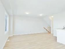 4 bedroom and 3.5 bathroom End Unit Townhouse/ Barrhaven/Nepean - Photo 5