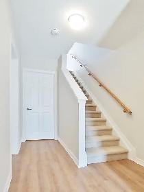 4 bedroom and 3.5 bathroom End Unit Townhouse/ Barrhaven/Nepean - Photo 8