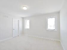 4 bedroom and 3.5 bathroom End Unit Townhouse/ Barrhaven/Nepean - Photo 9