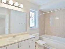 4 bedroom and 3.5 bathroom End Unit Townhouse/ Barrhaven/Nepean - Photo 16