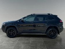 2020 Jeep Cherokee Trailhawk / 4WD - Photo 2
