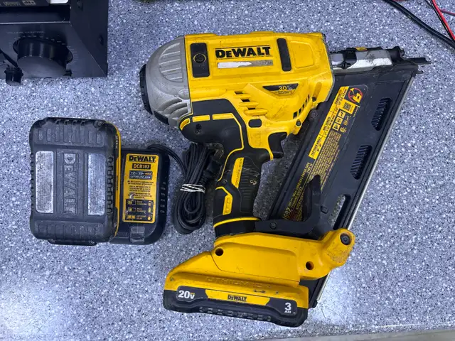 Dewalt DCN692 20V Brushless Framing Gun Kit
