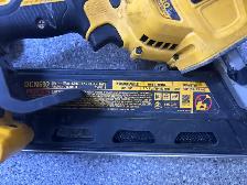 Dewalt DCN692 20V Brushless Framing Gun Kit - Photo 3