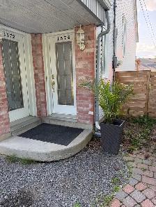 DUPLEX Grand 4 1/2 très lumineux - Abri tempo, électros inclus - Photo 2