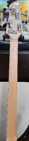 YAMAHA 4 STRING BASS GUITAR w/Case TRBX174 - Photo 4