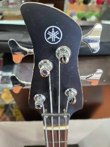 YAMAHA 4 STRING BASS GUITAR w/Case TRBX174 - Photo 5