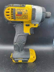 DEWALT 1/4" IMPACT DRIVER DCF885 - Photo 2