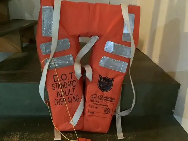 ' LIFE JACKET '