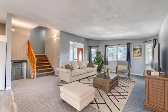 4 bedroom   2 dens House Montgomery NW