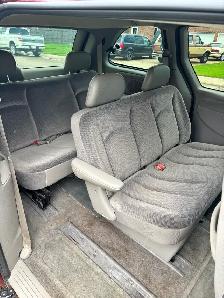 2003 Dodge Caravan SXT - Photo 9