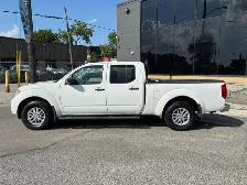 2014 Nissan Frontier SV 4WD CREW CAB LONG BOX-1 OWNER-CERTIFIED! - Photo 2