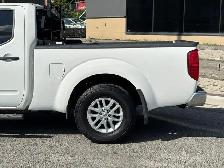 2014 Nissan Frontier SV 4WD CREW CAB LONG BOX-1 OWNER-CERTIFIED! - Photo 3