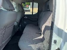 2014 Nissan Frontier SV 4WD CREW CAB LONG BOX-1 OWNER-CERTIFIED! - Photo 12