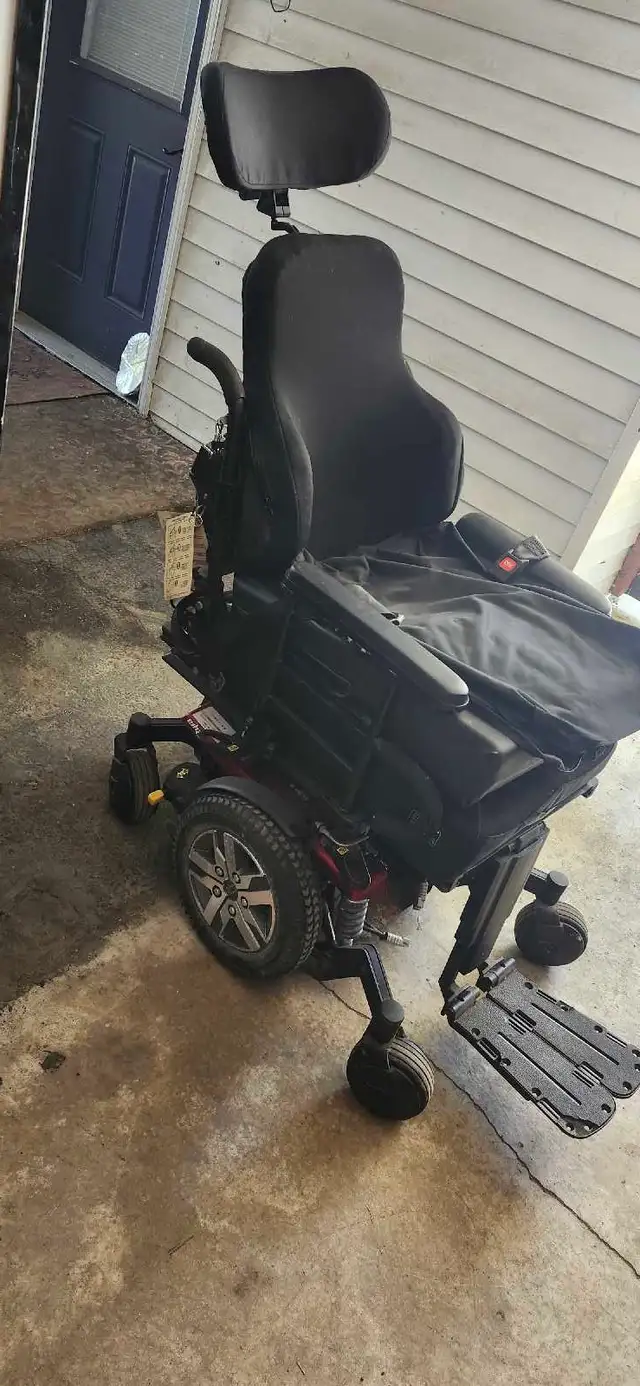 Pride Quantum Q6 Edge 2.0 Electric Wheelchair