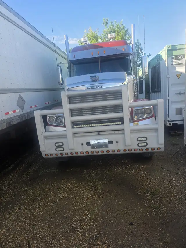 2015 Freightliner Coronado