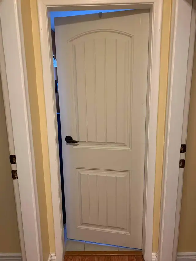 Selling Primed white new Interior doors. supply and install . Co
