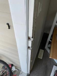 sellingCARPENTRY WORK-we supply and install baseboards, doors - Photo 5