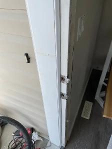 sellingCARPENTRY WORK-we supply and install baseboards, doors - Photo 6