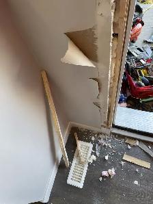 sellingCARPENTRY WORK-we supply and install baseboards, doors - Photo 7
