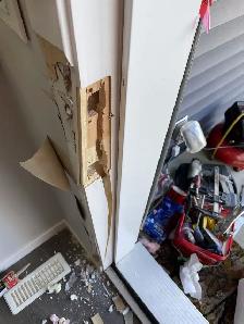 sellingCARPENTRY WORK-we supply and install baseboards, doors - Photo 9