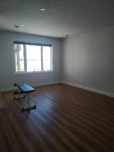 Lake facing 2 bedroom walkout basement Rent$1800 Utilites shared - Photo 7