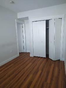 Lake facing 2 bedroom walkout basement Rent$1800 Utilites shared - Photo 9