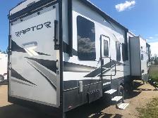 2023 Keystone Raptor 420 ToyHauler - Photo 3