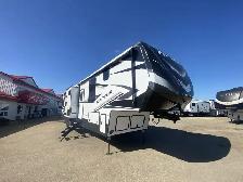 2023 Keystone Raptor 420 ToyHauler - Photo 4