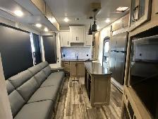 2023 Keystone Raptor 420 ToyHauler - Photo 10