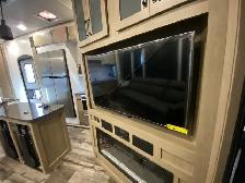 2023 Keystone Raptor 420 ToyHauler - Photo 25