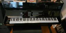 Kawai Upright piano, like new, black lacquer coated & stool - Photo 2