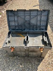 Heavy duty plastic toolbox