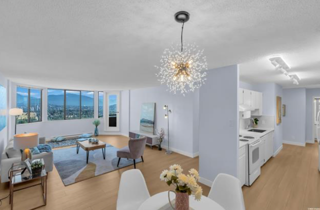 Spacious 2BR High-Rise Apt near Royal Oak SkyTrain